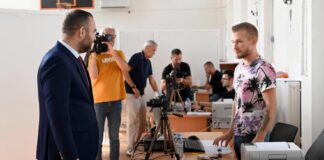 Тошковски апелира граѓаните да извадат возачки со новото име на државата – старите важат до крајот на годината