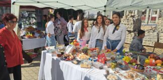 Заедно сме посилни – СОУ Димитар Влахов Струмица го одбележа Денот на храната и помогнаа на тие што немаат! (ФОТО/ВИДЕО)