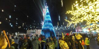 Струмица блесна во новогодишен сјај и почна да пулсира со празнична магија !