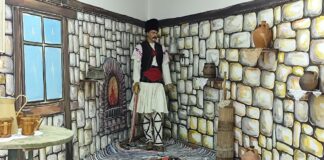 Етно ќоше во зградата на Општина Босилово кое го отсликува македонскиот живот и традиција низ вековите
