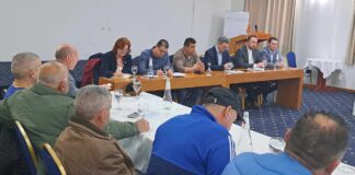 Како до подобар откуп и пласман – Струмичките градинари на средба со трговците и министерот за земјоделство Трипуновски