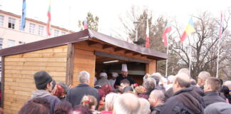 Приготвени и поделени 3000 порции посно бело гравче – струмичани верни на традицијата и слават „Чист Понеделник“