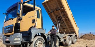 Своевремено манекенка, сега шофер на кипер од 30 тони – за Сашка од Струмица нема машка професија ! (ФОТО)