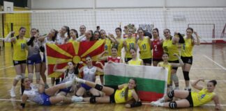 Спорот и хуманоста нѐ обединува – ЖОК „Ново Село“ и ОК „Медиус Волеј“ од Бугарија играа „Заедно за Кочани“(фото)