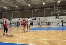 Кошаркарите на Струмица ФМП со победа над Вардар во Скопје го започнаа плеј офот за влез во Супер лигата