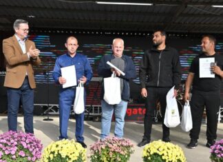 Прогласени најголемите производители на праз за 2025 – четири земјоделци од Градашорци на тронот и добија признанија од Општина Василево