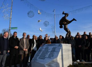 Поставена „Биста на борачите“ во Радовиш како спомен на златната генерација која ја освои Европа и донесе гордост на Македонија