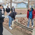 Ученици од дрвопреработувачката струка од ДСУ „Никола Карев“ Струмица ќе ги санираат оштетените клупи во градот !