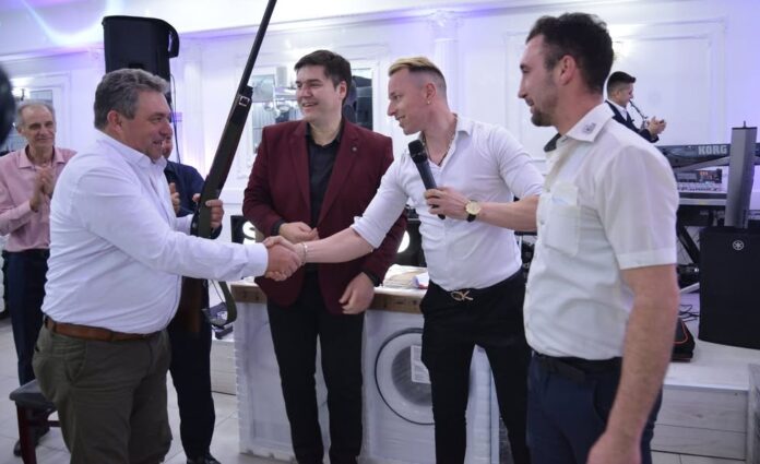 gazdata na sonce se otkaza od nagradata