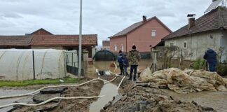 Надојдените води и неисчистеното речно корито повторно не поплавија – велат жителите од Чифлик маало во струмичко Муртино