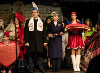 Kарневалистите ја зедоа „власта“ во Струмица – ветија позитивна енергија, многу насмевки, дружба, музика (фото)