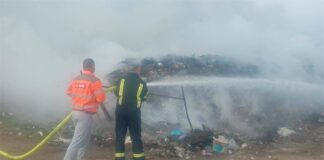 Пожарот на депонијата кај Босилово ставен под контрола – градоначалникот Манчев се сомнева дека некој намерно ја пали