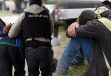 Кај „Краварски пат“ во Богданци, фатен турчин кој со возило на албански ознаки превезувал седум мигранти од Египет