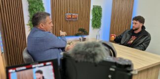 Не се откажав од сонот да станам актер, правев дури и хирушки зафат на забите оти многу ,,ш’шкав“, вели Михаил во „Гласот на Младите“