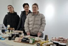 ВИДЕО: Петранка од гевгелиско Миравци љубовта кон природата ја преточува во рачни изработки за нега, за да не се користи хемија !