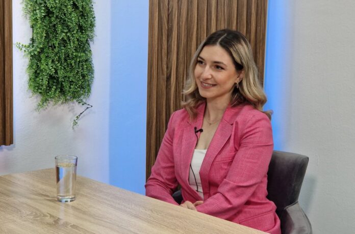 tankica stojanova vo podkstot