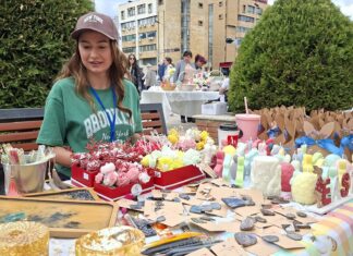 Струмичанката Викторија Цонева, љубовта кон уметноста ја преточува во одлични креации од смола, глина …..
