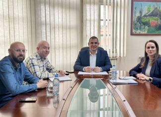 Во наредните 18 месеци бесплатен интернет на струмичкиот плоштад, Петар Јанков потпиша меморандум за соработка со WiFi4WB