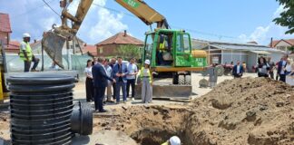 ВИДЕО: Се гради атмосферска канализација во Просениково а во Моноспитово и Градашорци фекална, кажа министерот Николоски