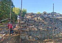 Се работи на конзервација на кулата кај Пирго на Беласица која почна да го добива својот изглед (ФОТО)