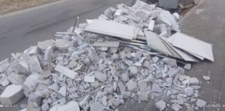 Реновирал и градежниот шут го оставил на тротоар на ул „Кољо Орцев“ во Струмица, инспекторите му изрекоа прекршочни глоби