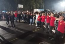 Дождот не ги спречи – со оро и песна испратена РАДОВСКАТА КОЊАНИЦА со 16 јавачи за славното Крушево (ФОТО)