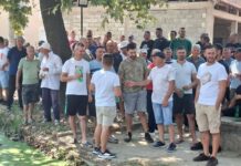 Ќе го блокираме патот кон Бугарија, кажаа струмичките земјоделци на протестот во Муртино, гневни на ниските откупни цени на ајварката (ВИДЕО)