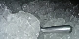 Двајца радовишани неовластено и во нехигиенски услови правеле мраз во кој се утврдени бактерии а водата ја обезбедувале од нелегален приклучок, соопшти полицијата